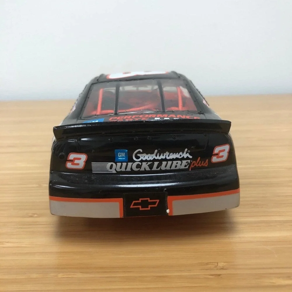 Action Performance Dale Earnhardt #3 Goodwrench Chevrolet Monte Carlo 1:24 Black